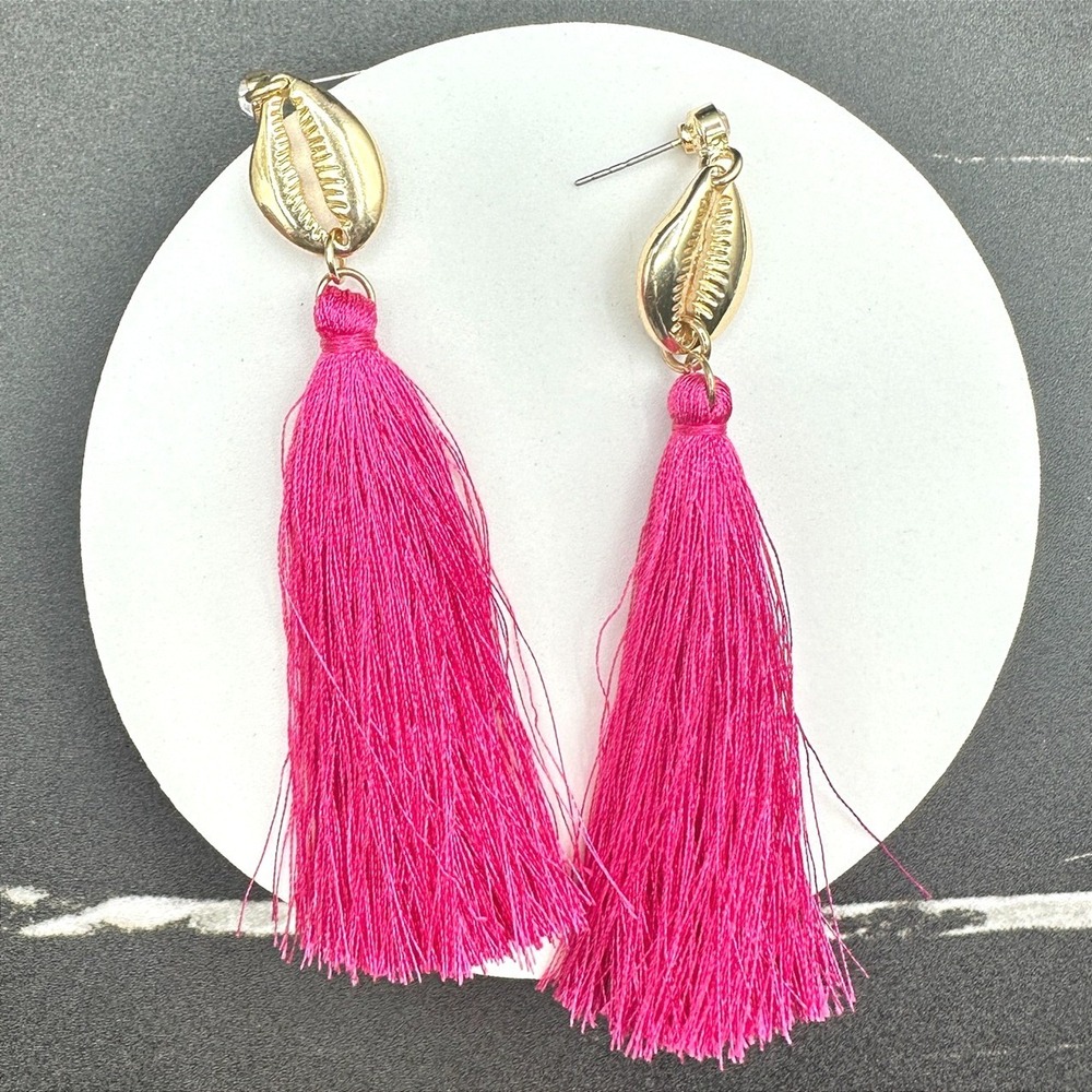 Vintage 90s Gold Tone Cowrie Shell Neon Pink Tassel Drop Earrings Statement Boho